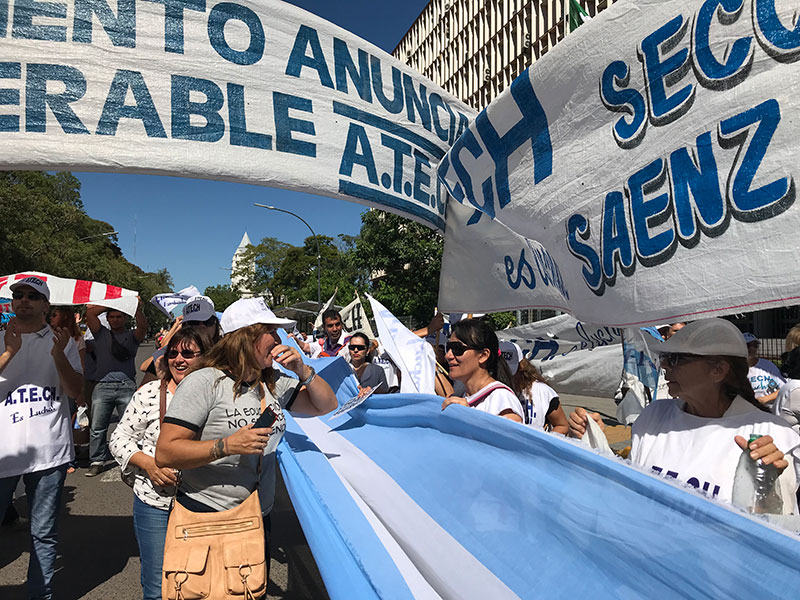 La Legislatura acumula pedidos por la derogación del decreto de Emergencia Educativa La Legislatura acumula pedidos por la derogación del decreto de Emergencia Educativa
