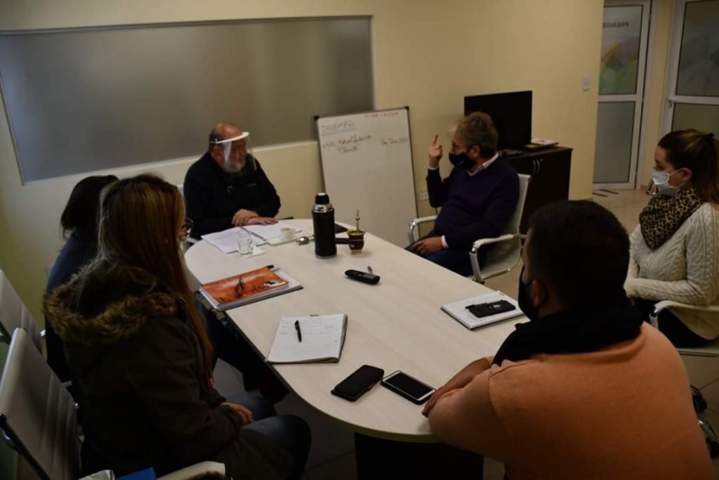 Obeid y Lorenzo trabajan en la regulación de la actividad de “Acompañantes Terapéuticos” que asisten a personas mayores o con discapacidad Obeid y Lorenzo trabajan en la regulación de la actividad de “Acompañantes Terapéuticos” que asisten a personas mayores o con discapacidad