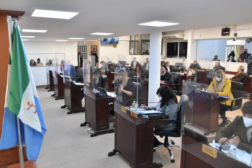 Por mayoría simple, el Parlamento chaqueño aprobó la Ley de Educación Digital