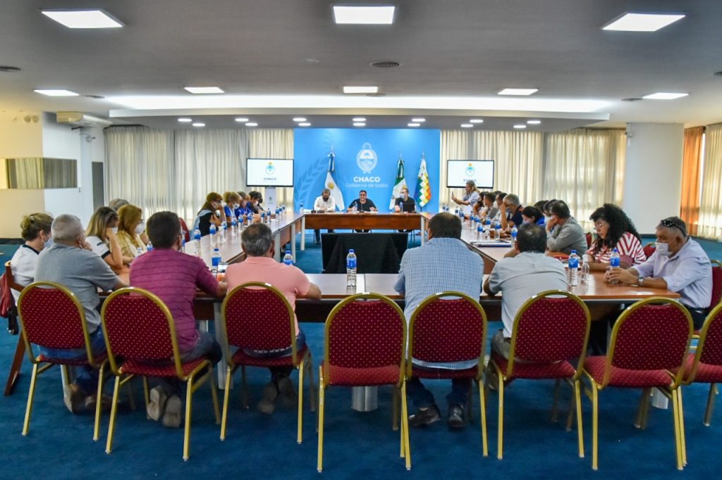 Docentes: ofrecieron un piso de aumento anual del 42%