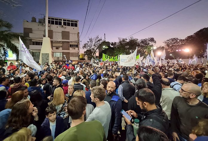 Multitudinaria movilización en Resistencia tras el intento de magnicidio contra Cristina Kirchner Multitudinaria movilización en Resistencia tras el intento de magnicidio contra Cristina Kirchner