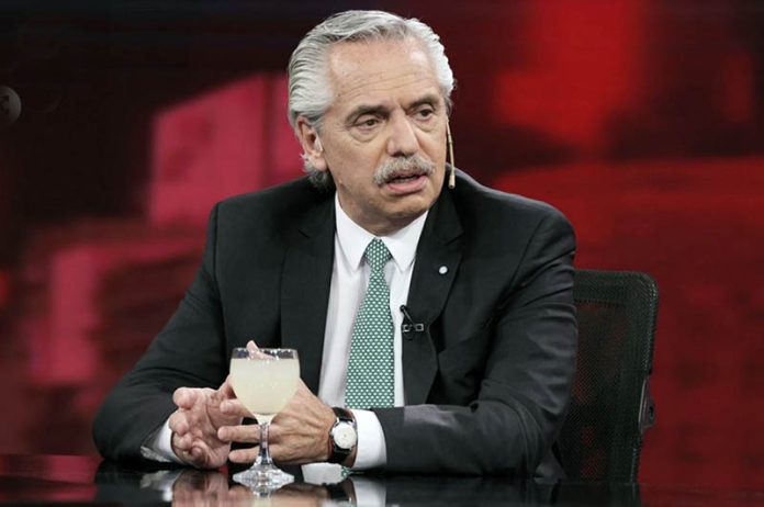 Imputaron a Alberto Fernández por abuso de autoridad en la causa que investiga la extensión de la cuarentena Imputaron a Alberto Fernández por abuso de autoridad en la causa que investiga la extensión de la cuarentena