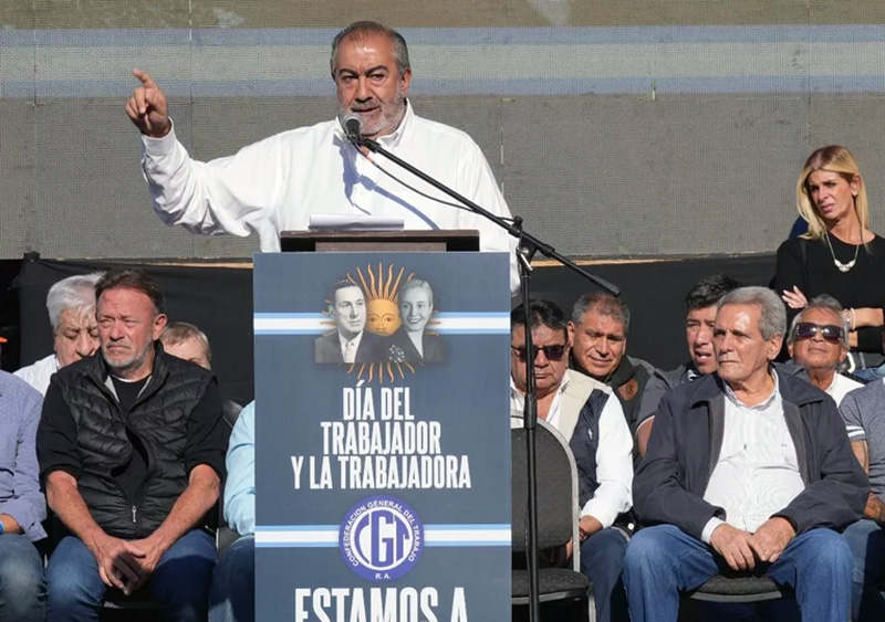 La CGT pidió la reducción de la jornada laboral y condenó propuesta de flexibilización de la derecha La CGT pidió la reducción de la jornada laboral y condenó propuesta de flexibilización de la derecha