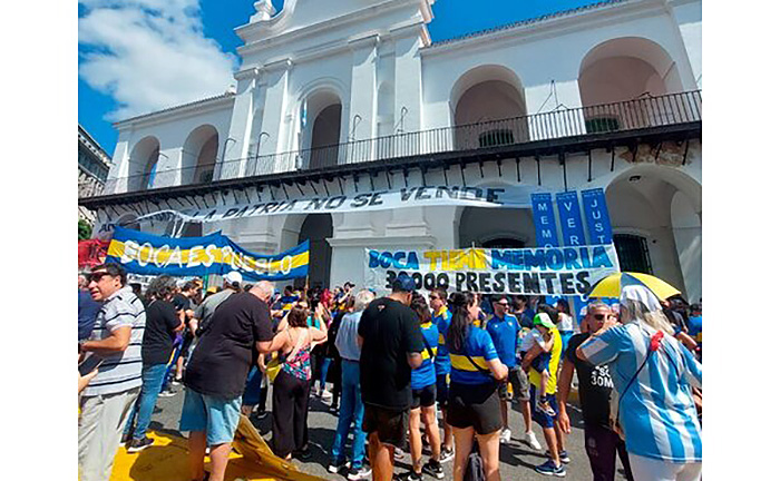 El fútbol también estuvo en la Plaza El fútbol también estuvo en la Plaza