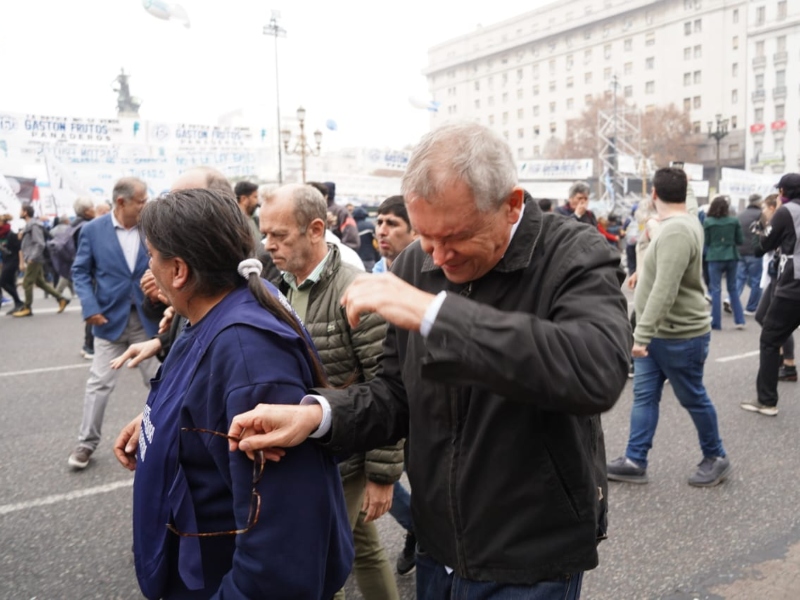 Represión en el Congreso: más de 30 personas continúan detenidas; siete son mujeres Represión en el Congreso: más de 30 personas continúan detenidas; siete son mujeres