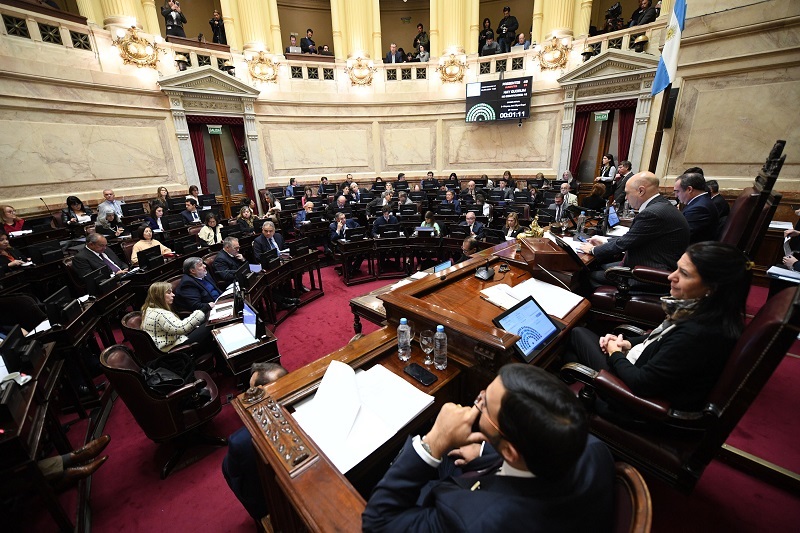 Senadores pidieron dar marcha atrás con el aumento de sus dietas Senadores pidieron dar marcha atrás con el aumento de sus dietas