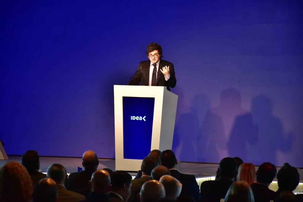 Milei a los empresarios en IDEA: “Ustedes son los responsables de su futuro, el Estado no se va a ocupar de nada” Milei a los empresarios en IDEA: “Ustedes son los responsables de su futuro, el Estado no se va a ocupar de nada”