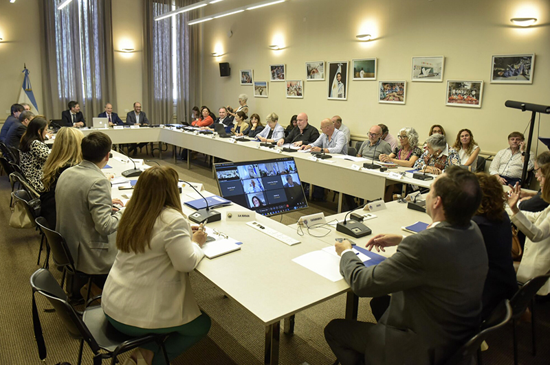 Gremios docentes contra el Gobierno nacional por cambios en el sistema de formación Gremios docentes contra el Gobierno nacional por cambios en el sistema de formación