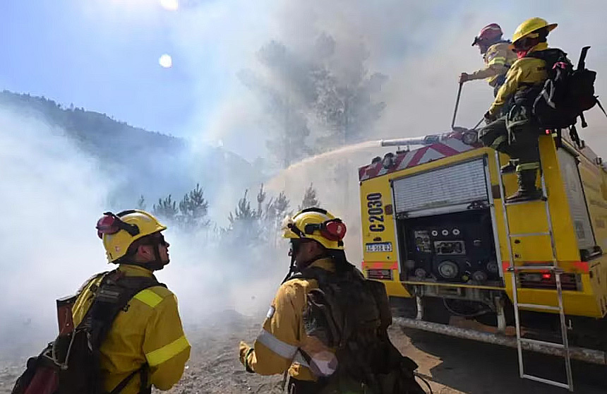 Los incendios en Chubut no dan tregua y ya consumieron más de 40 mil hectáreas: “Imposible frenarlo” Los incendios en Chubut no dan tregua y ya consumieron más de 40 mil hectáreas: “Imposible frenarlo”