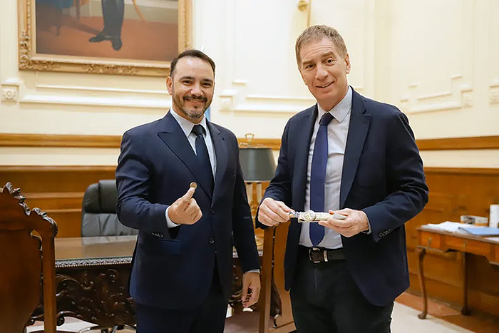Reforma laboral: Valdés recibió a Santilli y dejó en veremos el apoyo de Corrientes Reforma laboral: Valdés recibió a Santilli y dejó en veremos el apoyo de Corrientes