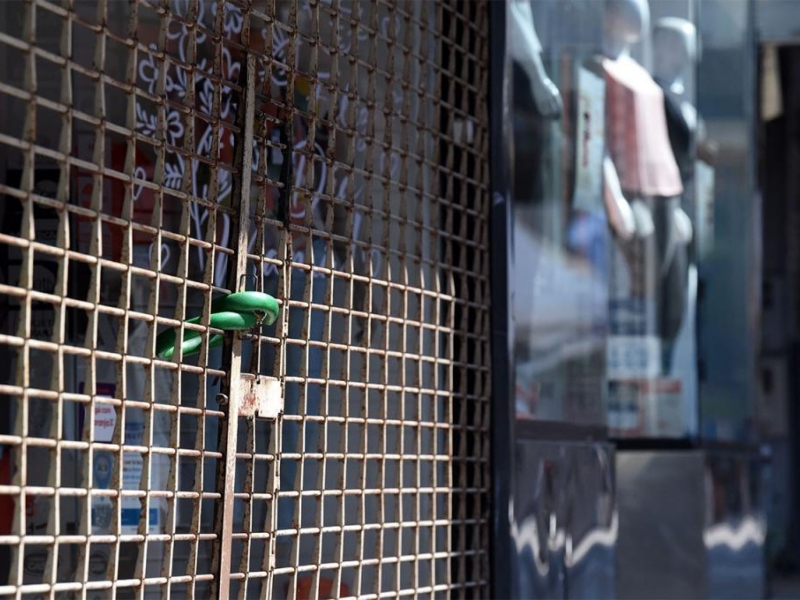 La crisis golpea al empleo en todos los frentes: 400 puestos formales menos por día La crisis golpea al empleo en todos los frentes: 400 puestos formales menos por día