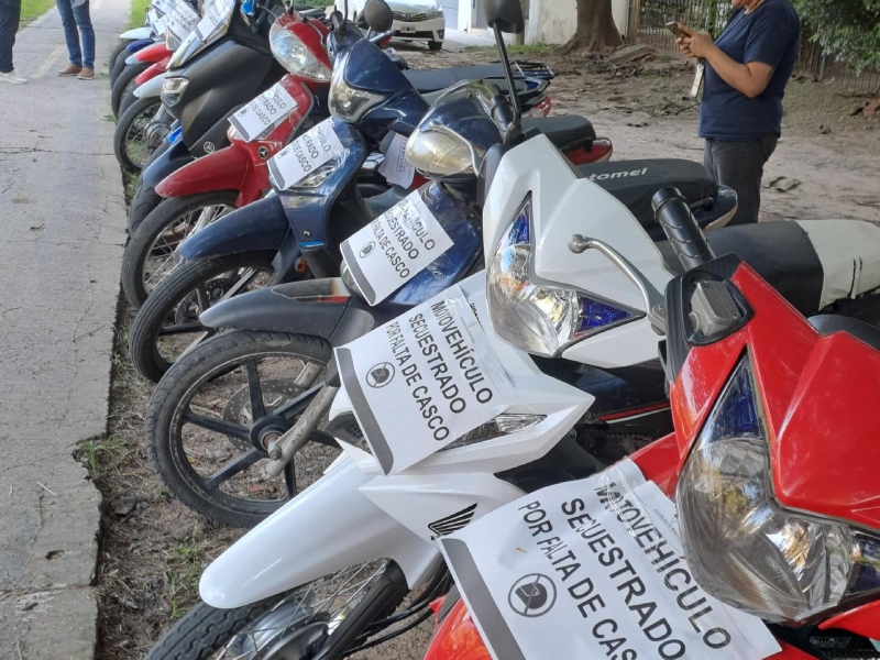 Operativos en Resistencia: 64 motos secuestradas por falta de casco Operativos en Resistencia: 64 motos secuestradas por falta de casco