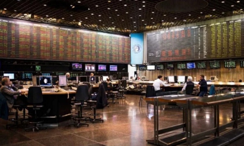 Dólar y mercados: caen acciones y bonos, en medio de ‘ruido’ local y un clima externo adverso Dólar y mercados: caen acciones y bonos, en medio de ‘ruido’ local y un clima externo adverso