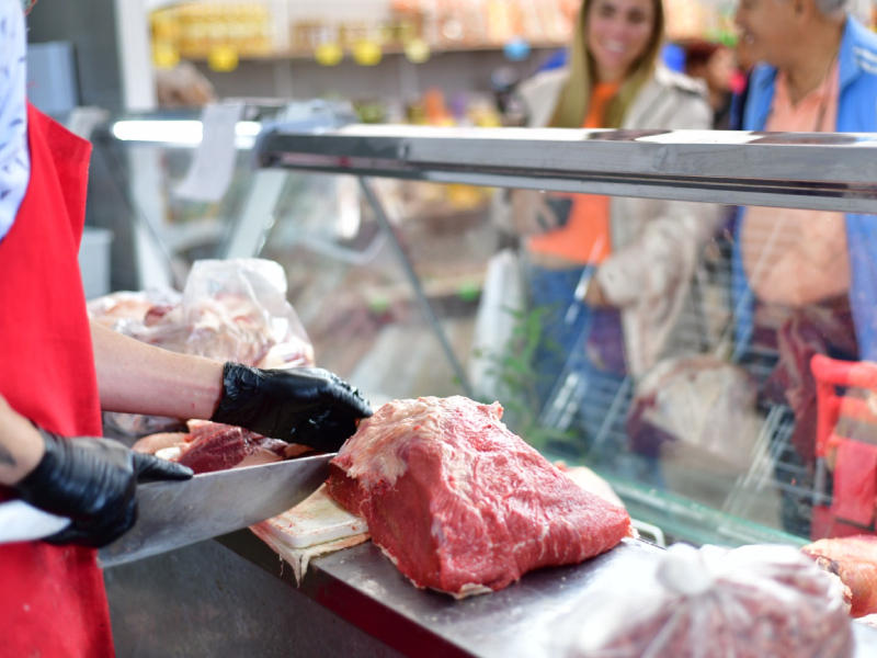 La carne subió el doble que la inflación: sequía, inundaciones y exportaciones explican el encarecimiento La carne subió el doble que la inflación: sequía, inundaciones y exportaciones explican el encarecimiento