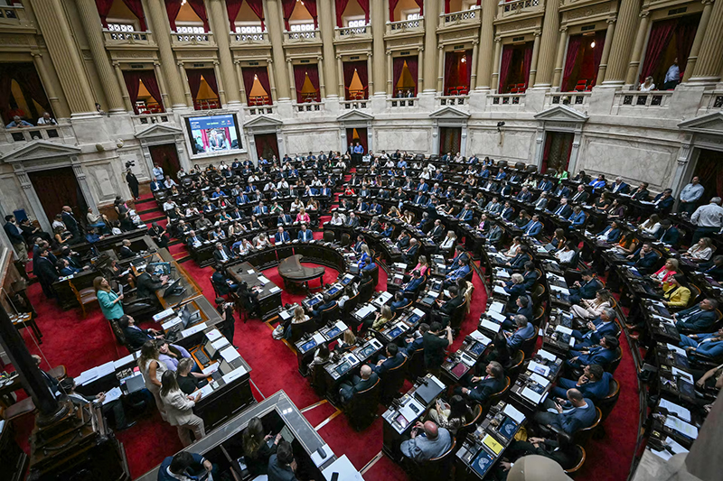 Diputados aprobó la Reforma laboral con el quórum de los peronistas de Salta, Catamarca y Tucumán Diputados aprobó la Reforma laboral con el quórum de los peronistas de Salta, Catamarca y Tucumán