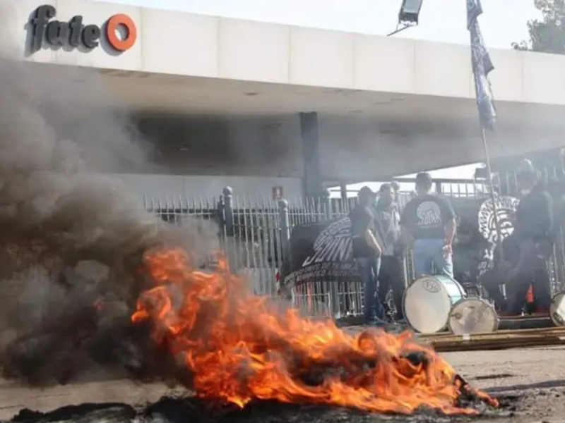 Trabajadores de Fate cortaron Panamericana: liberaron un carril Trabajadores de Fate cortaron Panamericana: liberaron un carril
