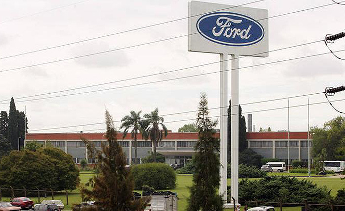 Ford amenaza con cerrar la planta de Pacheco si no le bajan impuestos: “No tiene futuro” Ford amenaza con cerrar la planta de Pacheco si no le bajan impuestos: “No tiene futuro”