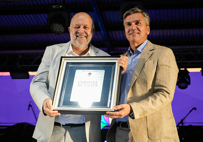 Du Graty celebró su 84° aniversario con entrega de títulos de propiedad y convenio para más pavimento urbano Du Graty celebró su 84° aniversario con entrega de títulos de propiedad y convenio para más pavimento urbano