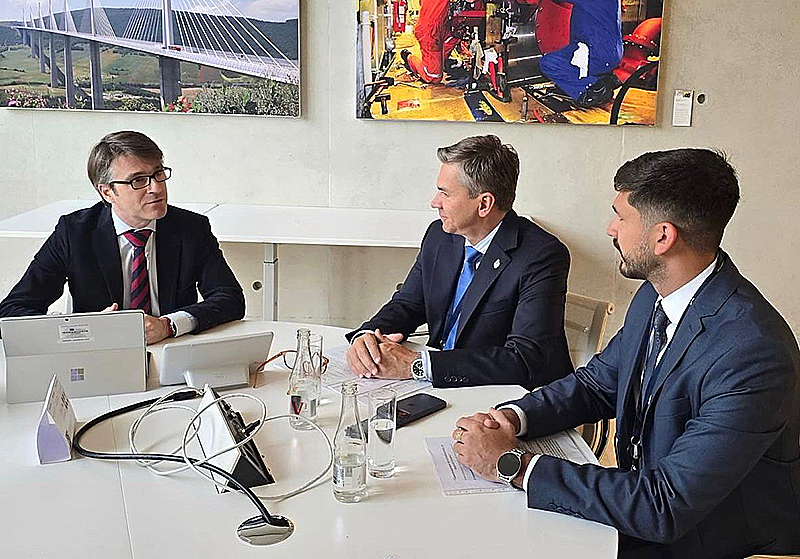Zdero se reunió con el Banco Europeo de Inversiones en Luxemburgo para analizar financiamiento de proyectos Zdero se reunió con el Banco Europeo de Inversiones en Luxemburgo para analizar financiamiento de proyectos