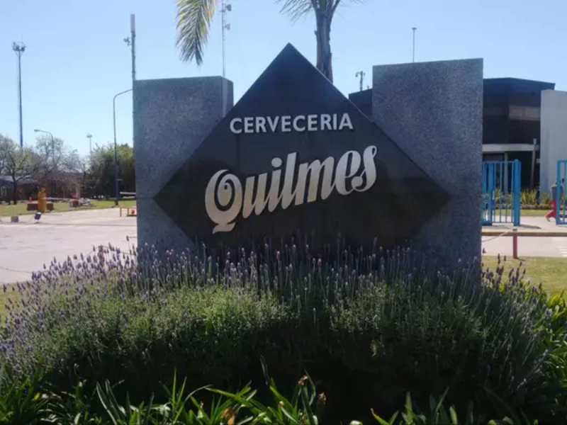 Por la crisis, Quilmes abrió retiros voluntarios en Zárate y espera reducir un 30% del personal Por la crisis, Quilmes abrió retiros voluntarios en Zárate y espera reducir un 30% del personal