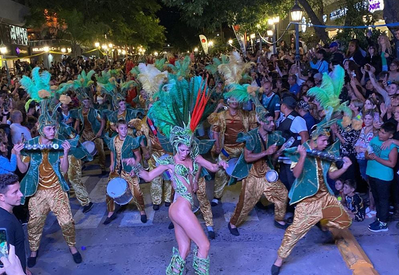 Feriado de Carnaval récord: viajaron 3 millones de turistas y gastaron más de billón Feriado de Carnaval récord: viajaron 3 millones de turistas y gastaron más de billón