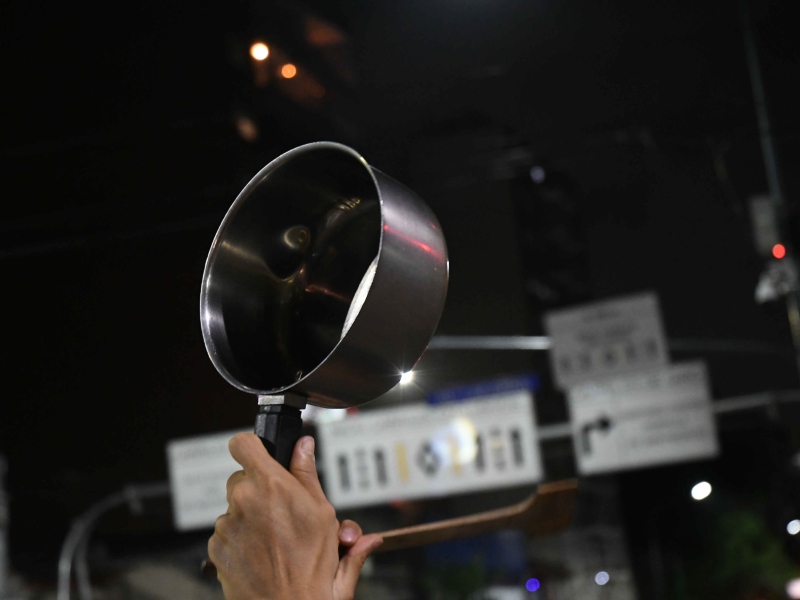 Tras la aprobación de Diputados, hubo cacerolazos contra la reforma laboral Tras la aprobación de Diputados, hubo cacerolazos contra la reforma laboral