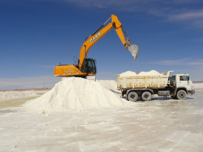 El Gobierno prorrogó el RIGI por un año y redefinió montos mínimos para grandes inversiones El Gobierno prorrogó el RIGI por un año y redefinió montos mínimos para grandes inversiones