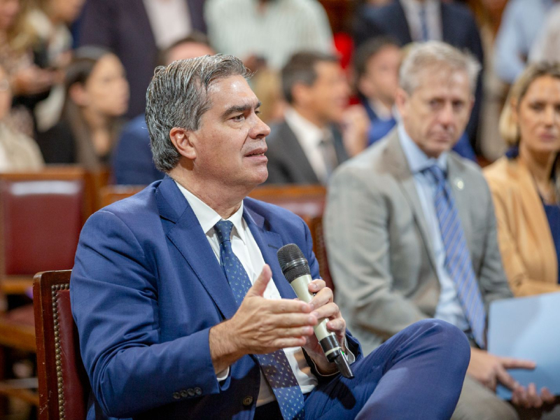 Capitanich: “La República Argentina, hoy más que nunca, debe enarbolar las banderas de la paz” Capitanich: “La República Argentina, hoy más que nunca, debe enarbolar las banderas de la paz”