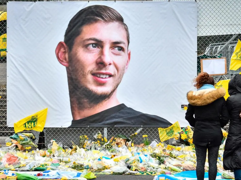 Desestiman demanda de daños y perjuicios del Cardiff City tras la muerte del futbolista argentino Emiliano Sala Desestiman demanda de daños y perjuicios del Cardiff City tras la muerte del futbolista argentino Emiliano Sala
