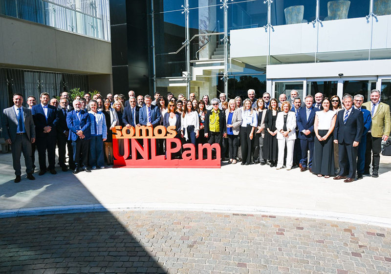 Crisis universitaria: Oestmann alertó en el CIN sobre la “pérdida histórica” del presupuesto y los salarios Crisis universitaria: Oestmann alertó en el CIN sobre la “pérdida histórica” del presupuesto y los salarios