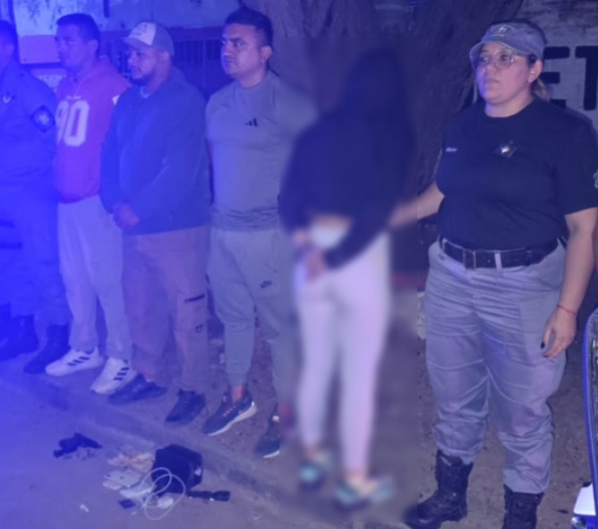 Tras persecución en la vía pública, dan con una joven armada Tras persecución en la vía pública, dan con una joven armada