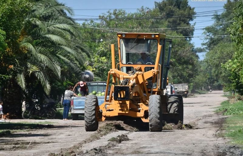 Machagai: realizan trabajos de mantenimiento en calles de distintos barrios de la localidad Machagai: realizan trabajos de mantenimiento en calles de distintos barrios de la localidad