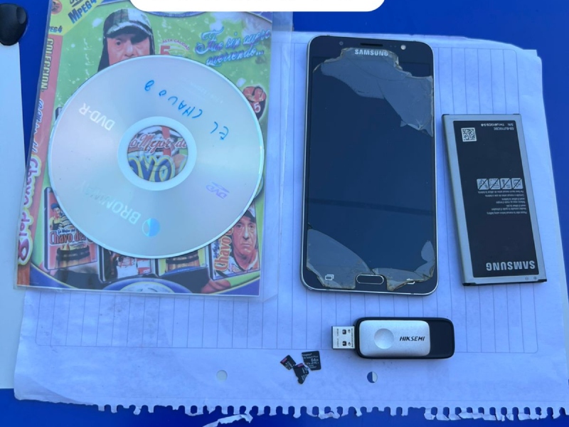 Demoraron a un hombre acusado de sacar fotos y filmar a los alumnos en una escuela Demoraron a un hombre acusado de sacar fotos y filmar a los alumnos en una escuela