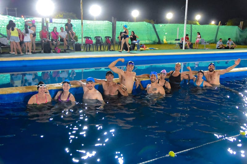 Se realizó el Torneo de Natación Nocturno para Adultos en Sáenz Peña Se realizó el Torneo de Natación Nocturno para Adultos en Sáenz Peña