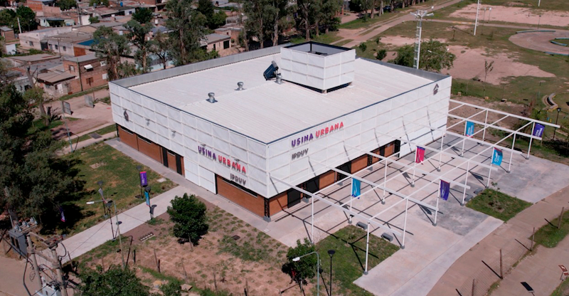 Danzas, arte y gimnasia en los distintos talleres que ofrece la Usina Cultural Danzas, arte y gimnasia en los distintos talleres que ofrece la Usina Cultural