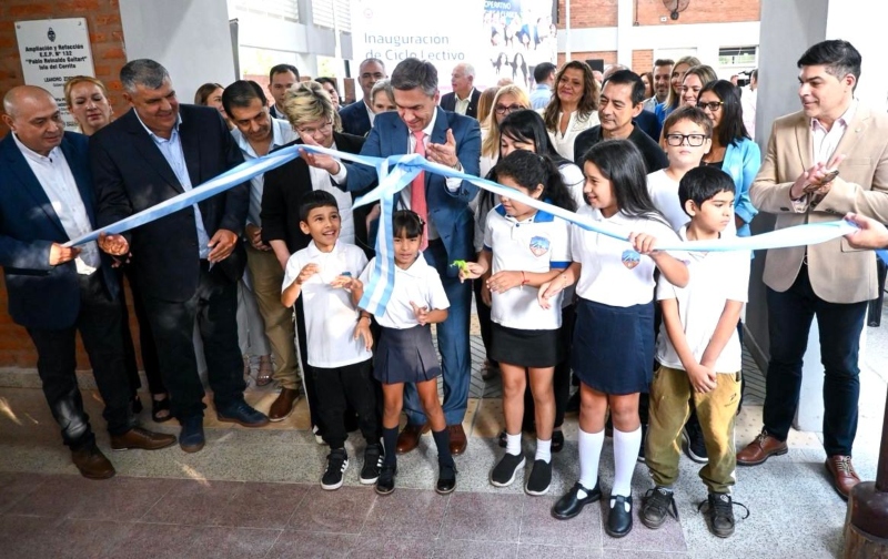 Isla del Cerrito: Zdero encabezó la apertura del ciclo lectivo 2026 en un nuevo edificio escolar Isla del Cerrito: Zdero encabezó la apertura del ciclo lectivo 2026 en un nuevo edificio escolar