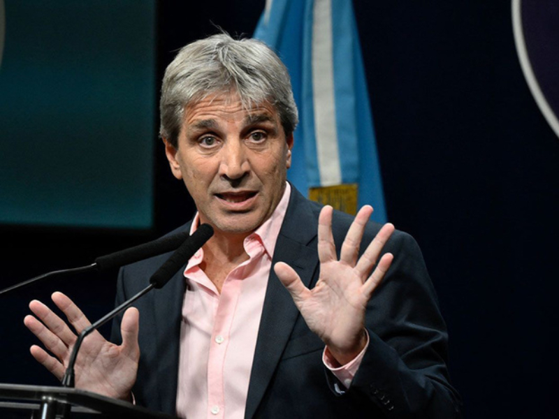 El Gobierno avanzó con una serie de medidas para flexibilizar el cepo cambiario: a quiénes alcanza El Gobierno avanzó con una serie de medidas para flexibilizar el cepo cambiario: a quiénes alcanza