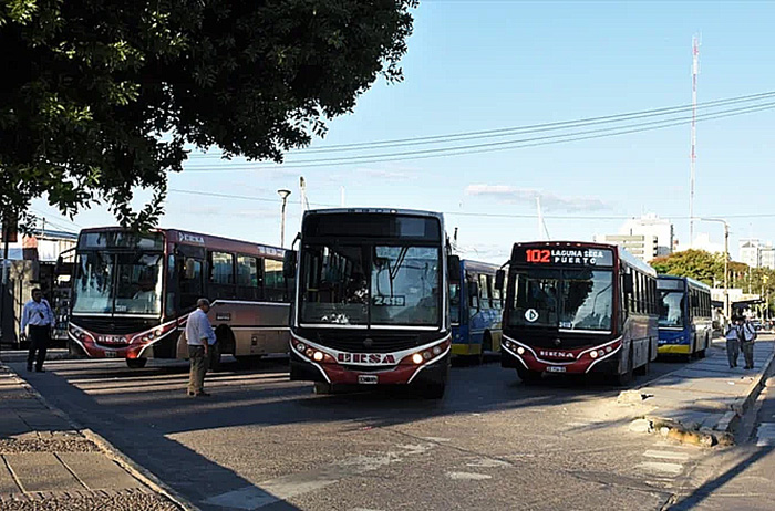 Corrientes: los colectivos suspenden el servicio desde las 23 horas Corrientes: los colectivos suspenden el servicio desde las 23 horas