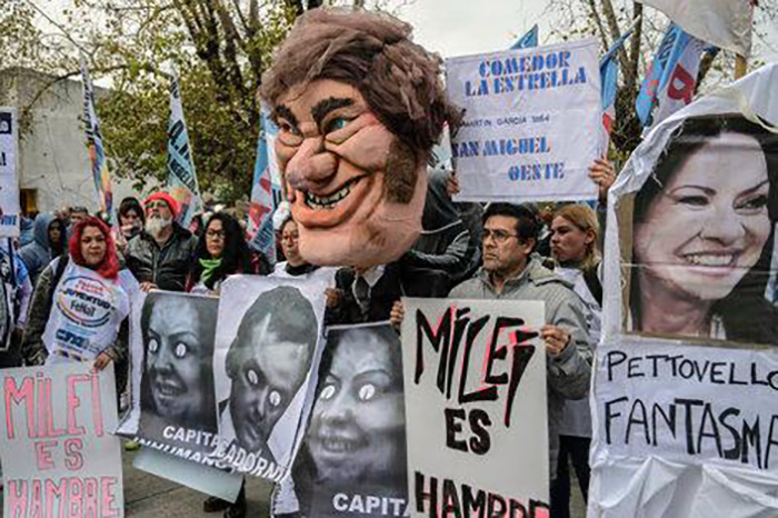 La caída libre que experimenta Milei es producto del agotamiento de la paciencia ciudadana La caída libre que experimenta Milei es producto del agotamiento de la paciencia ciudadana