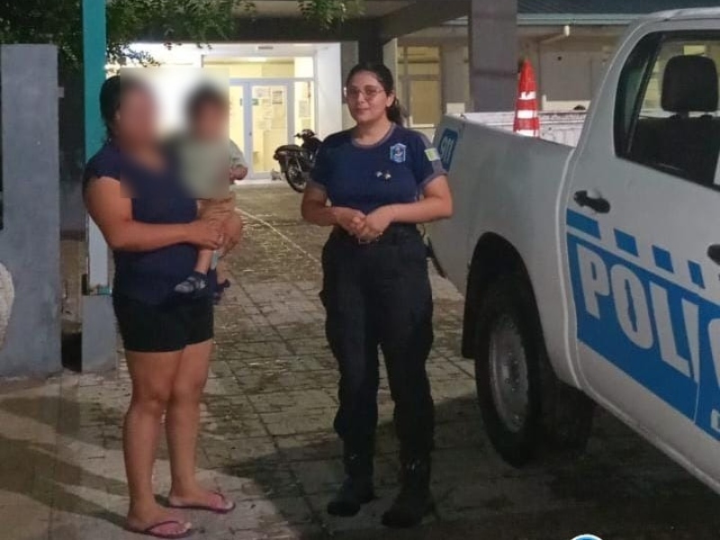 En Machagai, policías salvaron la vida de un bebé que se había atragantado con comida En Machagai, policías salvaron la vida de un bebé que se había atragantado con comida