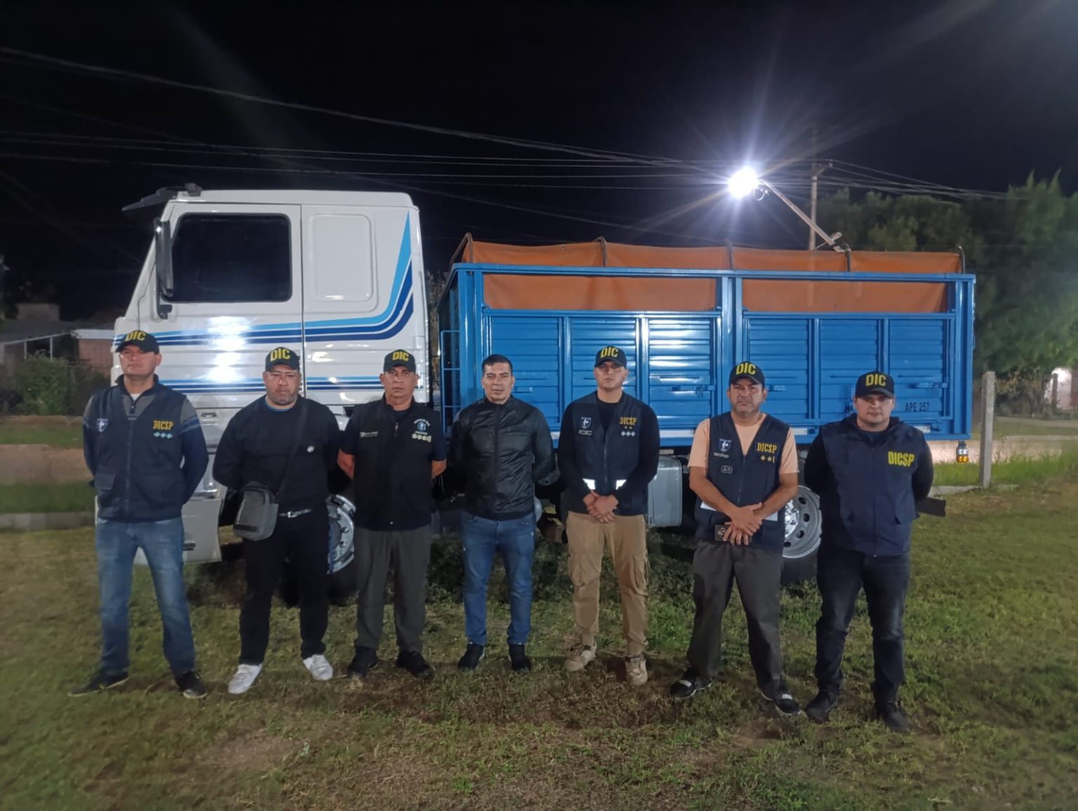 Secuestran camión con pedido de captura en allanamiento por lavado de activos