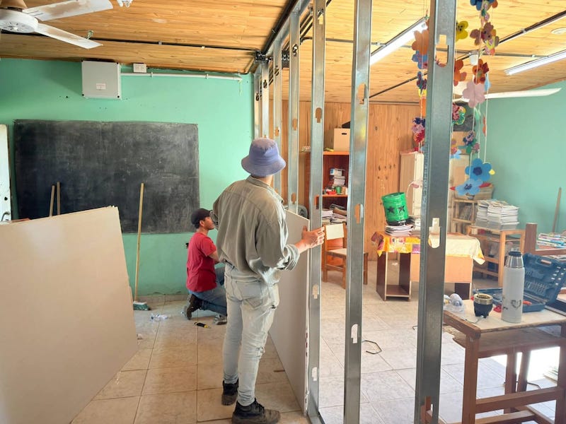 Castelli: el municipio realizó obras de mejora en la EEP N° 1043 para ampliar espacios Castelli: el municipio realizó obras de mejora en la EEP N° 1043 para ampliar espacios