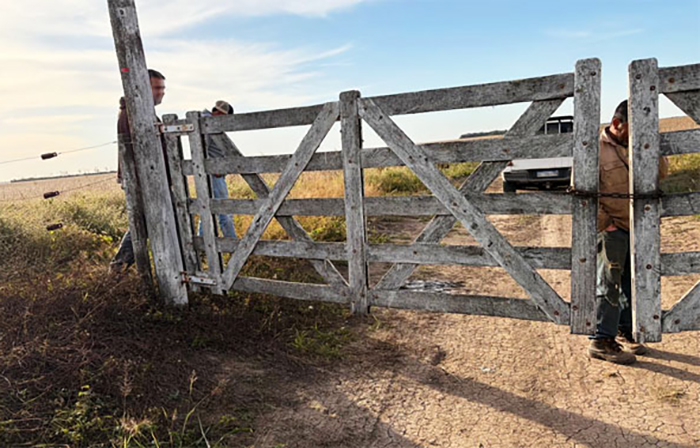 De casualidad evitan una usurpación de un campo a chaqueños en Santiago del Estero De casualidad evitan una usurpación de un campo a chaqueños en Santiago del Estero