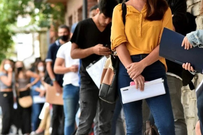 “Metamorfosis” laboral con Milei: siete de cada diez ocupados son pobres “Metamorfosis” laboral con Milei: siete de cada diez ocupados son pobres