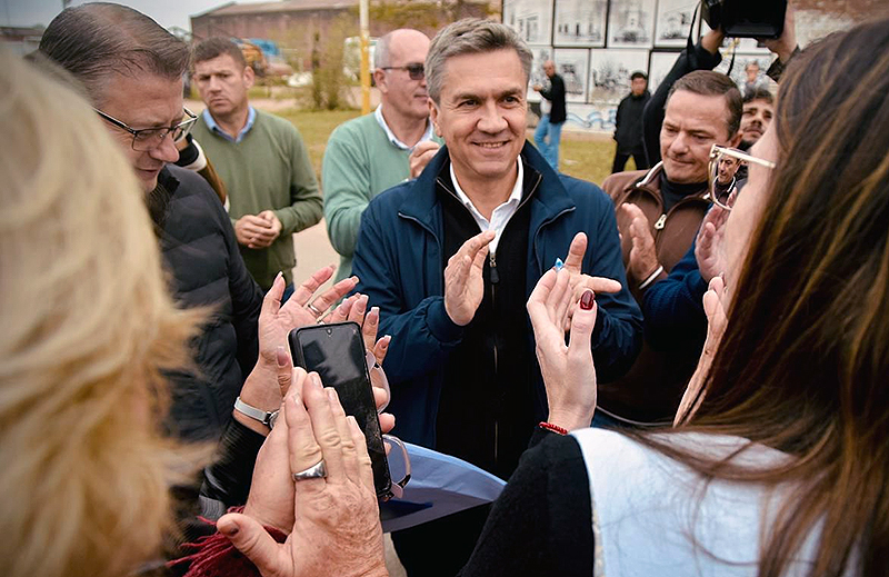 Esperada llegada del pavimento a una de las avenidas más importantes de Tres Isletas Esperada llegada del pavimento a una de las avenidas más importantes de Tres Isletas