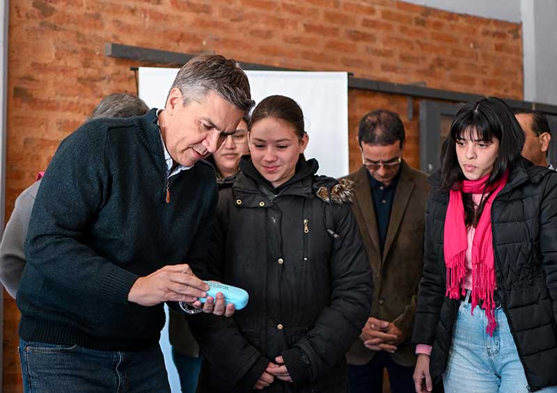 Zdero destacó el impacto del programa “Ver para Ser Libres” en toda la provincia Zdero destacó el impacto del programa “Ver para Ser Libres” en toda la provincia