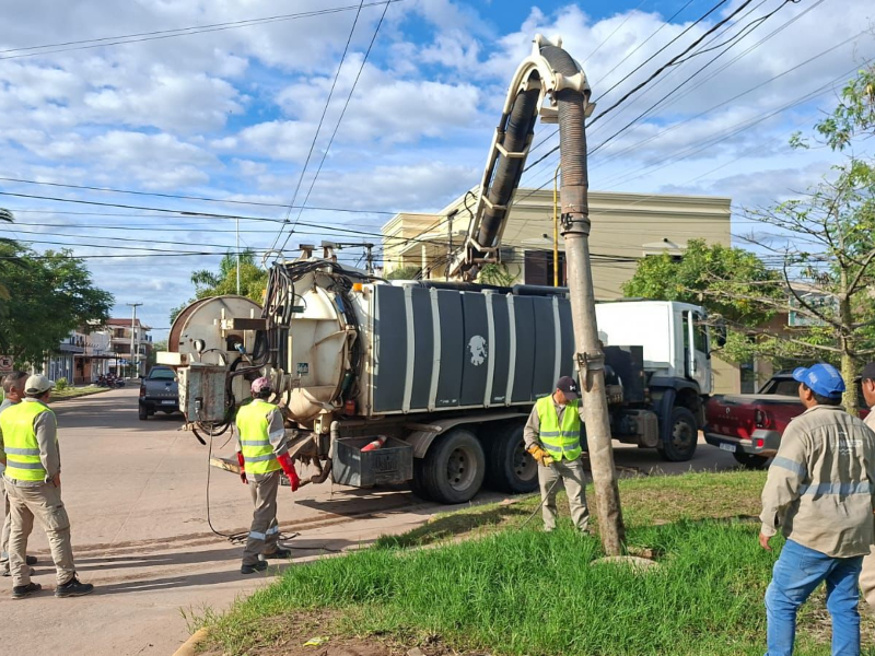 Operativo integral de saneamiento y mantenimiento cloacal en Juan José Castelli Operativo integral de saneamiento y mantenimiento cloacal en Juan José Castelli