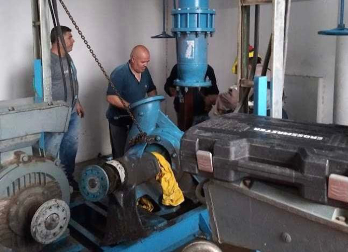 Esforzada tarea de SAMEEP para normalizar el servicio de agua en la zona sur de Resistencia Esforzada tarea de SAMEEP para normalizar el servicio de agua en la zona sur de Resistencia