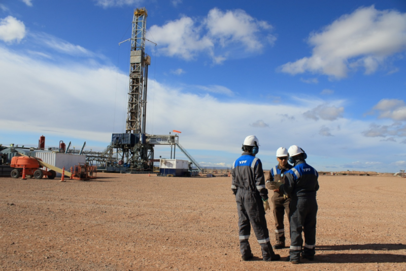 YPF impulsa en Vaca Muerta el mayor proyecto del RIGI por u$s25.000 millones YPF impulsa en Vaca Muerta el mayor proyecto del RIGI por u$s25.000 millones