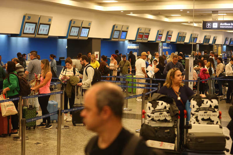 Trabajadores de ANAC, EANA y el SMN convocan este viernes a una jornada nacional de protestas en más de 20 aeropuertos Trabajadores de ANAC, EANA y el SMN convocan este viernes a una jornada nacional de protestas en más de 20 aeropuertos
